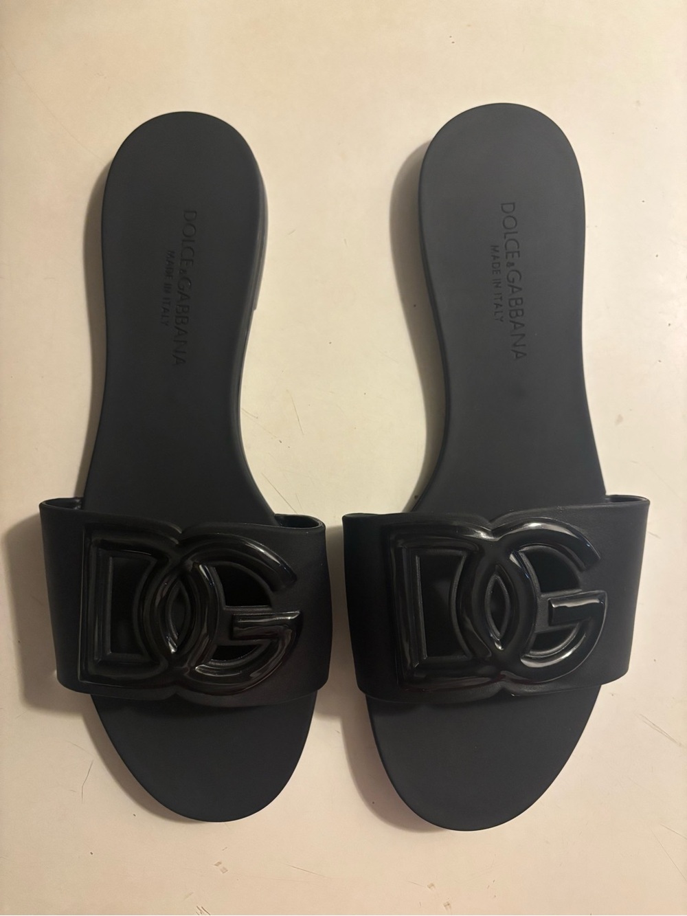 Dolce & Gabbana Black DG Logo Sandals